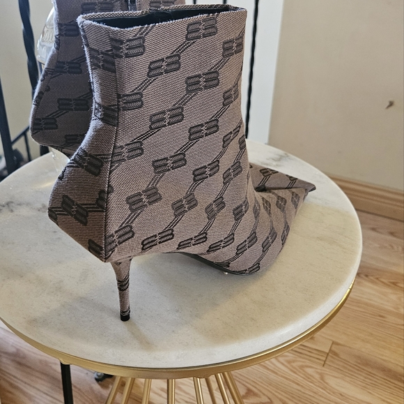 Balenciaga ankle boots - Picture 5 of 8